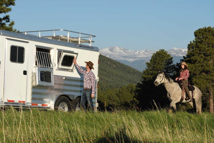 Horse Trailer Types – Which One is Right For You?